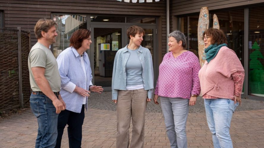 Die erweiterte Schulleitung setzt sich zusammen aus den jeweiligen Stufenleitungen der Grund-, Mittel-, Projekt- und Abschlussstufe und der Schulleitung.